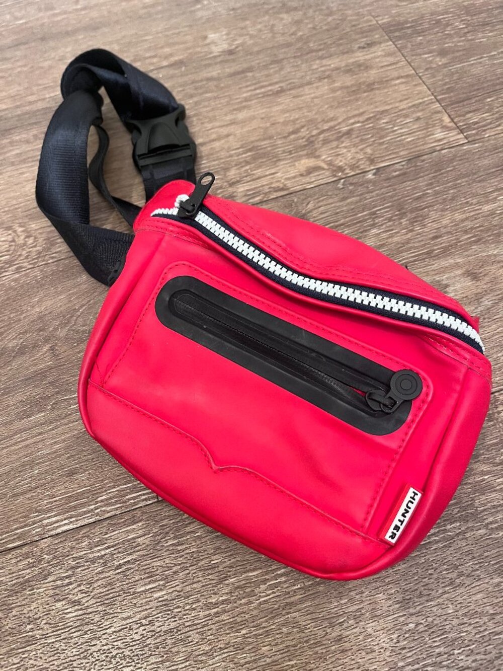 Hunter x Target Red Rubberized Fanny Pack Waist Bag Chunky Zipper